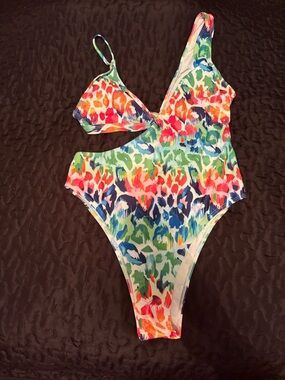 Matte Swim Collection: One-Shoulder Floral Multicolor One-Piece Swimsuit